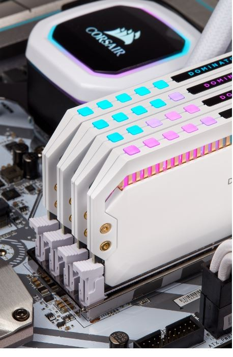 Pamięć DDR4 Dominator Platinum RGB 16GB/3200 (2*8GB) WHITE CL16