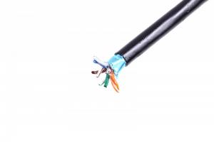 Kabel teleinformatyczny instalacyjny zewnętrzny żelowany kat.5e, F/UTP, Fca, drut, AWG24/1, PE, 305m, szpula Czarny